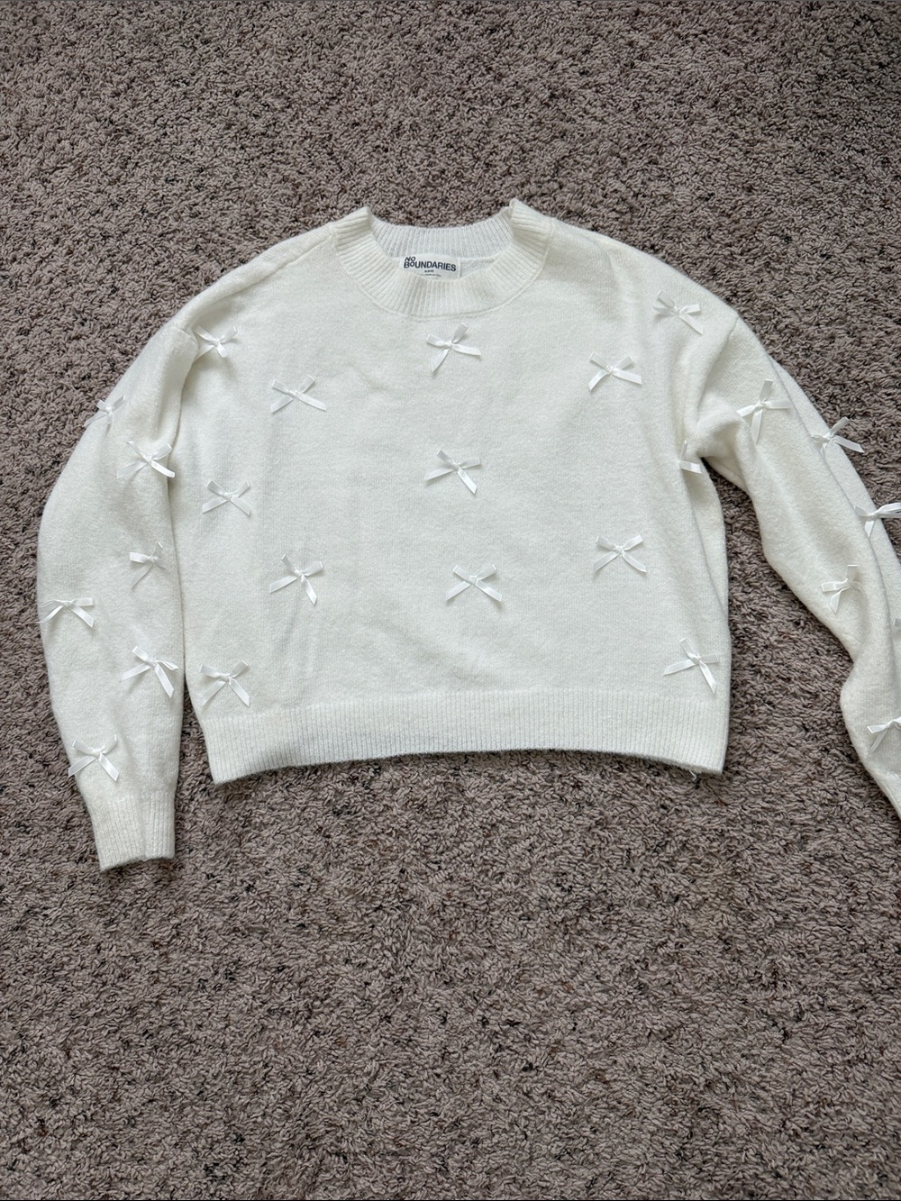 No Boundaries Ivory Bow-Appliqué Crewneck Sweater